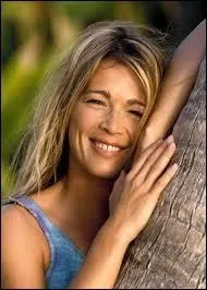 Qui est cette actrice et chanteuse franaise, connue dans  Hlne et les garons  ?