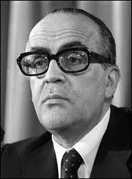 J'ai prsid le gouvernement espagnol de 1981  1982. Qui suis-je ?