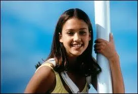 J'ai jou dans 'Flipper' puis dans 'Dark Angel'. Qui suis-je ?