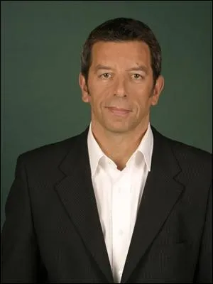 Sant. Il prsente le magazine de la sant sur France 5.