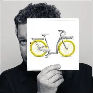 Qui est ce crateur dsigner franais, auteur de ce concept de vlo-trottinette   Le pibal  conu pour le parc   vlib'   de la ville de Bordeaux ?