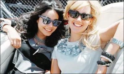 Qui a chant  Crank It Up  ?