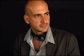 L'auteur de la BD est :