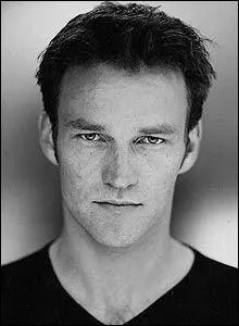 De qui tombe-t-elle amoureuse ?