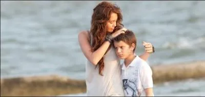 Avec qui le frre de Ronnie va-t-il terminer (rponse  la question 10) ?