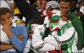 Parfois, une équipe était largement menée et ses supporters en avait pris un coup au moral. Que disaient alors (non sans humour) Thierry Roland et Jean-Michel Larqué des supporters ?