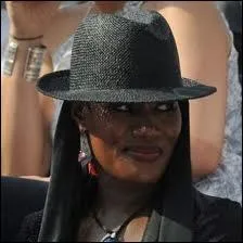 Elle a tourn avec Arnold Schwarzenegger. Comment s'appelle-t-elle ?