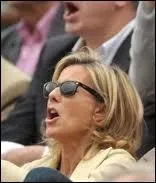 Qui est cette prsentatrice spectatrice ?