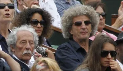 Qui n'est pas sur la photo ?