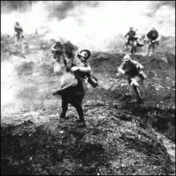 Celle de Verdun en 1916, fut l'une des plus terribles de l'histoire en pertes humaines ( environ 306000 morts ). La...