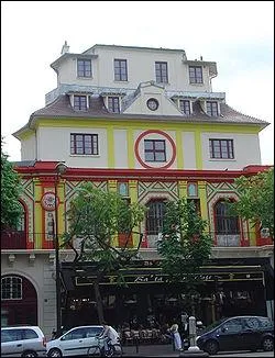 Salle de spectacle parisienne.