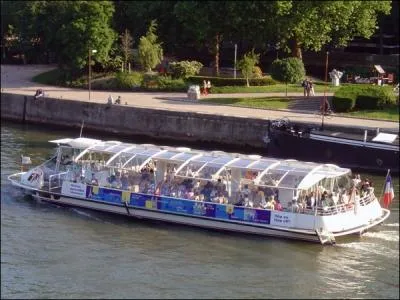 Vogue sur la Seine pour dcouvrir Paris. Le...