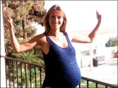 Combien de fois le Dr Quinn est-elle tombe enceinte ? (en comptant les fausses couches)