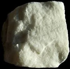 A quel type de roche associe-t-on le marbre ?