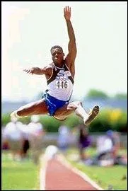 Qui dtient le record de saut en longueur en athltisme ?