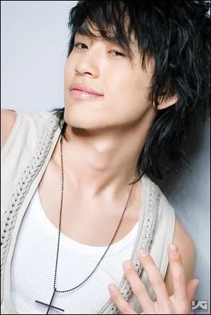 De quel groupe fait-il partie ?