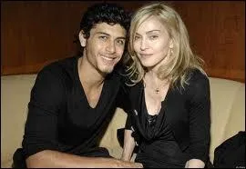 Quel est ce couple de prs de 20 ans de diffrence ?