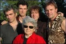 Quel groupe originaire du Havre a un chanteur de petite taille ?