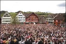  La Suisse, berceau de la dmocratie . Quand le droit de vote a-t-il t accord pour la premire fois aux femmes dans l'ensemble du pays (en dehors des scrutins cantonaux) ?