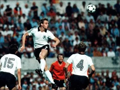 1980 : Finale gagne par la RFA 2-1  Rome sur :