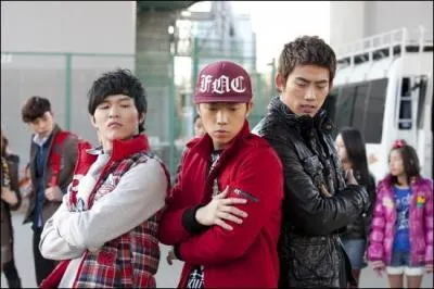 Dans quel pays a lieu  la battle de danse et de chant  en pleine rue ?