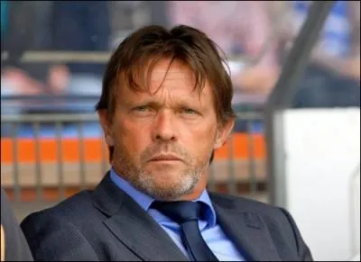 Il s'est reconverti en coach du Sporting d'Anderlecht, puis de Genk, entre autres...