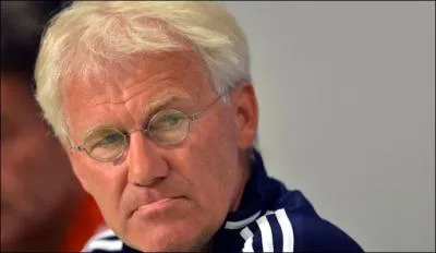 Celui-ci entrane encore ! Il s'agit de. .