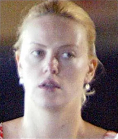 Mais enfin, pourquoi avoir accept la pomme de cette sorcire, regarde dans quel tat tu es, maintenant !