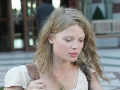  Quasimodo d'El Paris  est un film franais de Patrick Timsit sorti en 1999 ; Esmralda est :