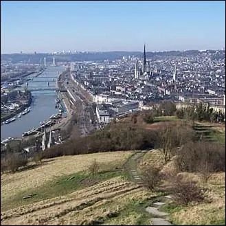 Cette cit, situe aux bords de la Seine recevra le tour en l'honneur de son champion Jacques Anquetil, vainqueur en 1957 dans cette mme ville... .
