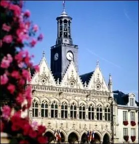 Quelle ville de l' Aisne, lue en 2011 la ville la plus sportive de France accueillera le peloton du tour pour la 5me tape ?