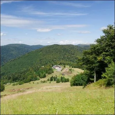 Indite sur le parcours du Tour. Comment se nomme cette monte, terme de la 7me tape dans le massif des Vosges ?