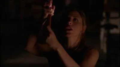 Qu'est-ce que Buffy est en train de faire ?