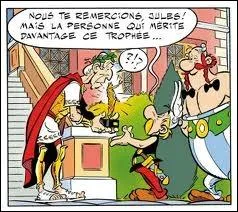 On peut voir Jules Csar remettre un  moi d'or  ( comme il le dit lui-mme )  Astrix. Dans quel album trouve-t-on cette scne ?