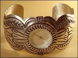 Louis Pasteur aurait pu dire au Dr Schweitzer en regardant son bracelet-montre de chez Cartier : ''Il est minuit ! ''