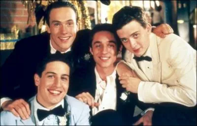 Dans  American pie, runion , qui vole une moto ?