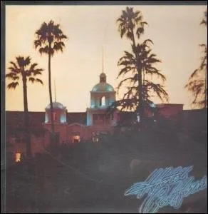 Dans  Htel California  des Eagles, quelle marque de voiture est cite dans la chanson ?