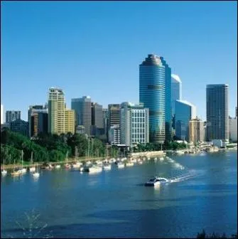 Dans quel pays est situe la ville de Brisbane ?