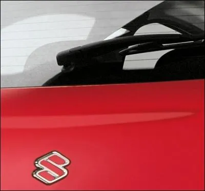 Laquelle de ces automobiles n'est pas une de celles produites par le constructeur japonais Suzuki ?