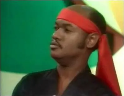 Quel est le sport o le chanteur Carl Douglas a-t-il rendu hommage avec ces titres de disco ?