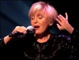 En 1966 elle chante la chanson du film  Un homme et une femme  qu'elle interprte avec Pierre Barouh ... . .