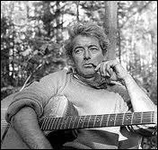  Moi mes souliers  et  Le petit bonheur  furent les deux plus gros succs de ce grand pote qubcois ... . .