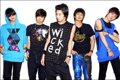 Combien de looks ont-ils adopts depuis  Replay  ?