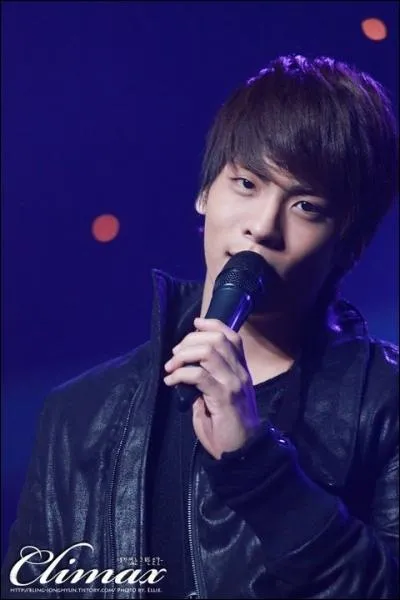 Parmi ces trois chansons, laquelle n'a pas t crite par Jonghyun ?