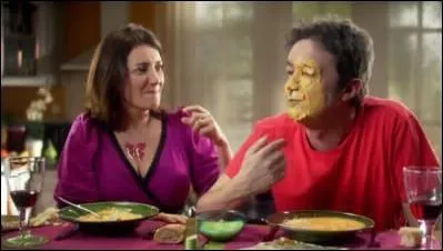 Pourquoi Liliane a-t-elle plong la tte de Jos dans sa soupe ?