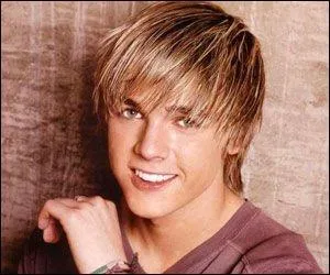 Dans quelle série joue-t-il ?