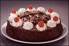 Gastronomie : quel est le nom de cette gnoise au cacao fourre de cerises et de crme chantilly ?