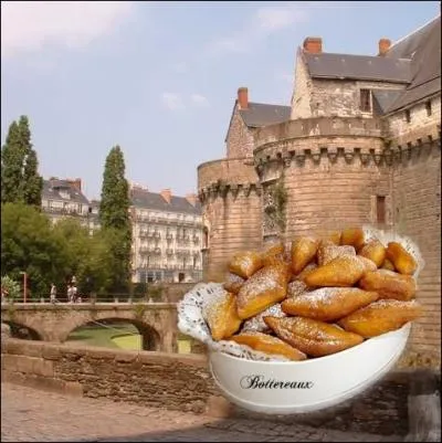 Appels suivant les rgions,  Tourtisseaux ,  Bugnes  ou  Oreillettes  , ces beignets nomms  Bottereaux  sont une spcialit de ... .