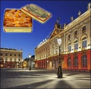 Bonbon translucide et dor, heureux mlange de sucre cuit et d'huiles essentielles naturelles de bergamotier, la Bergamote est l'emblme gourmand de ... .