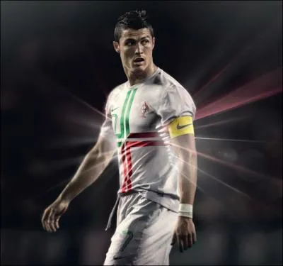 Qui est ce joueur de football ?